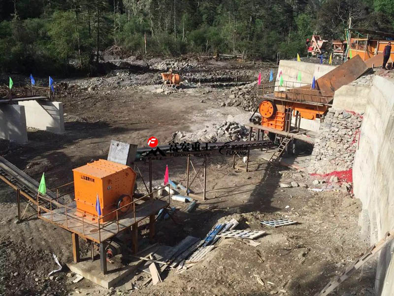 固定式破碎生產(chǎn)線(xiàn)