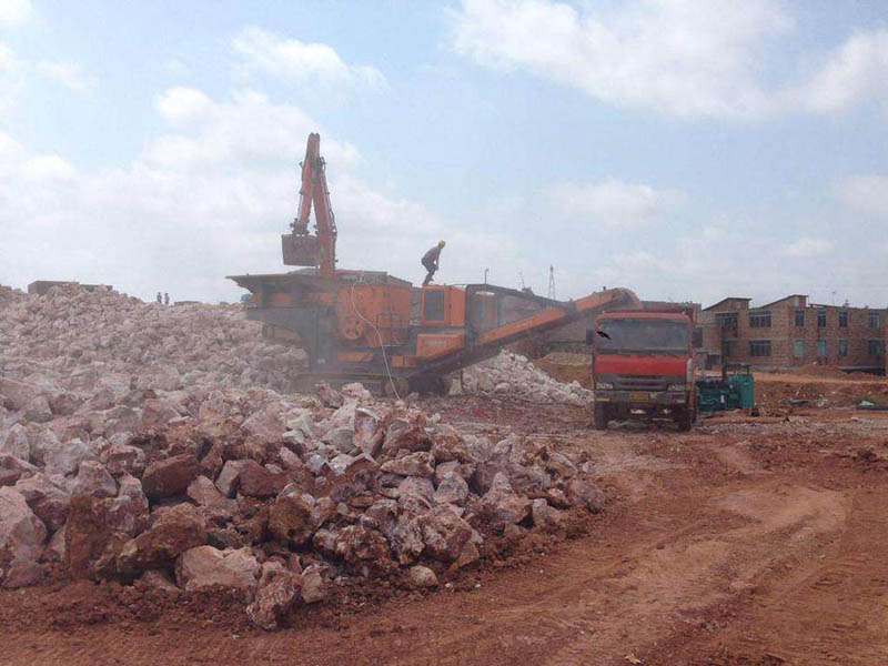 移動建筑垃圾破碎機(jī)